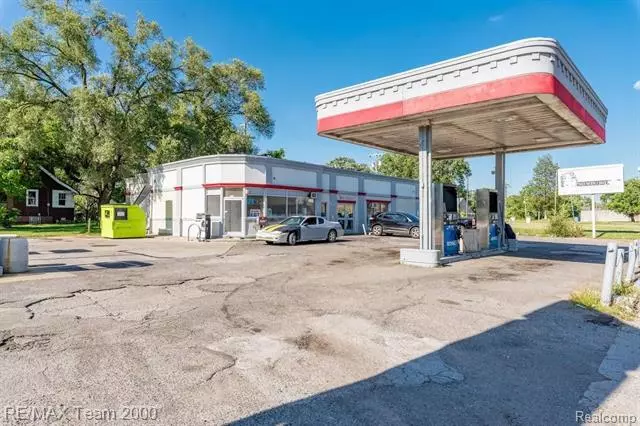 Detroit, MI 48215,14401 KERCHEVAL ST