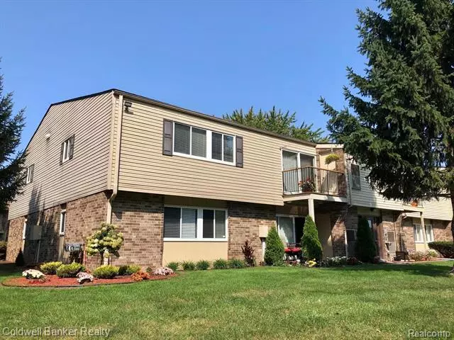 Clinton Twp, MI 48038,38250 FAIRWAY CT  69B