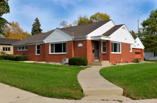 1037 Kentucky St, Racine, WI 53405