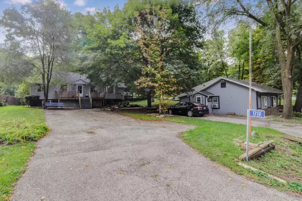 1710 E Lake Shore Dr, Twin Lakes, WI 53181