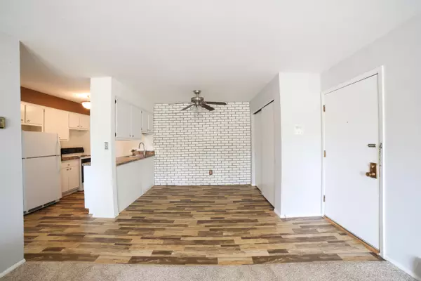 3985 S 84th St Unit 1, Greenfield, WI 53228