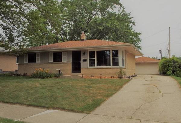 N84W15030 Menomonee Ave, Menomonee Falls, WI 53051