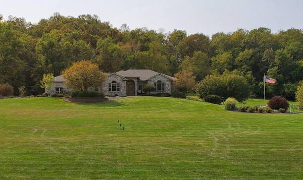 W6247 Valley Pl, Onalaska, WI 54636