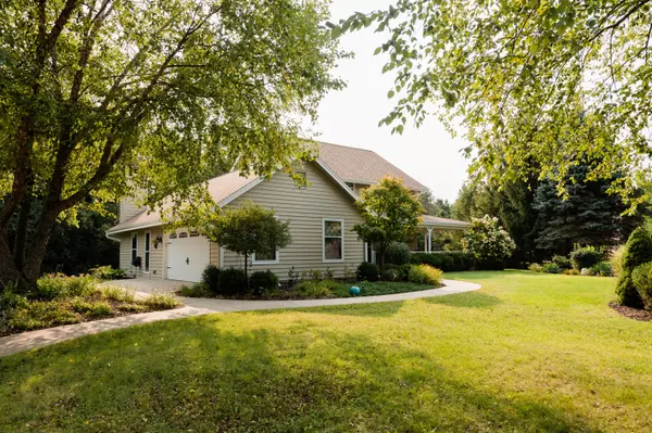 Summit, WI 53066,108 N Valleywood Ct