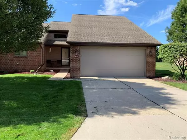 45711 W MEADOWS CIR, Macomb, MI 48044