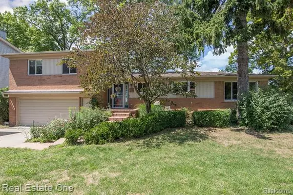 1059 INCA TRL, Lake Orion, MI 48362