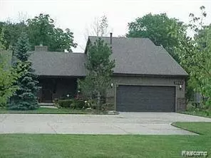 Grosse Ile, MI 48138,9948 HAWTHORNE GLEN DR