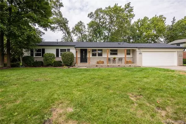 32230 RED CLOVER RD, Farmington Hills, MI 48334