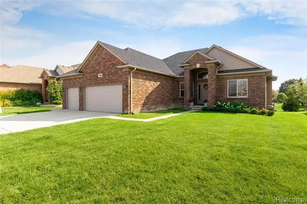 Clinton Twp, MI 48038,18008 CANVASBACK DR