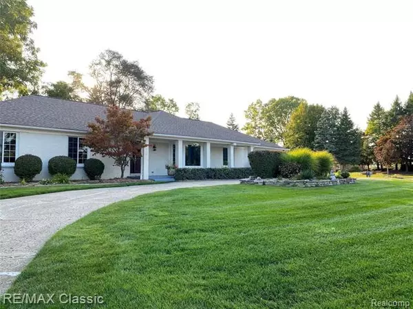 Bloomfield Hills, MI 48302,5470 PROVINCIAL DRIVE