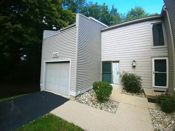 Okemos, MI 48864,3634 E MEADOWS CRT