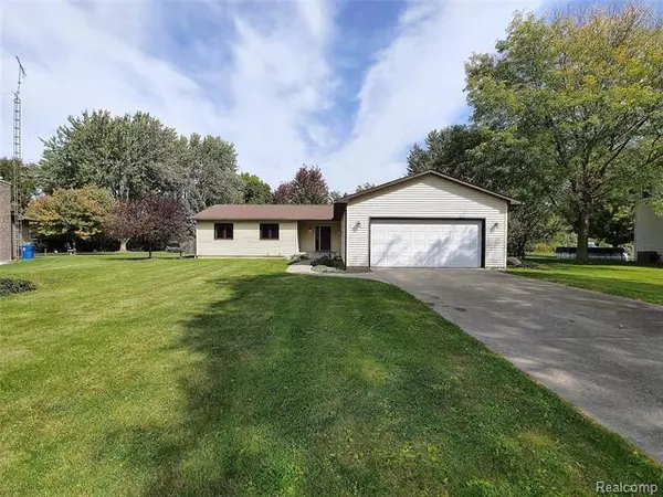 7216 S FORK DR, Swartz Creek, MI 48473