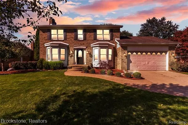 1387 ROYAL CRESCENT ST, Rochester Hills, MI 48306