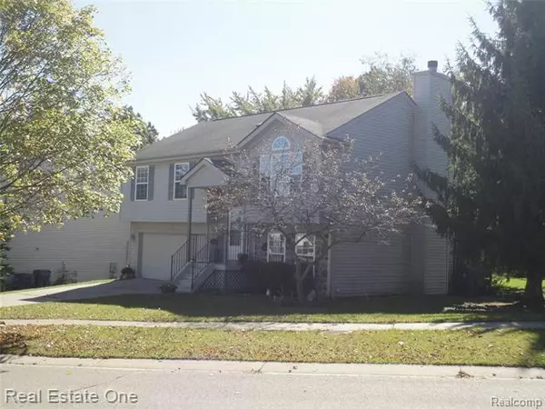 Holly, MI 48442,3322 HERRINGTON DR