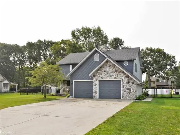 Saint Clair, MI 48079,725 TURNBERRY DR