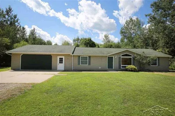 5963 N WATER ROAD, Edenville Twp, MI 48651