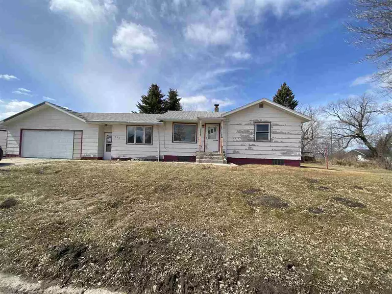 201 John St, Rolette, ND 58366