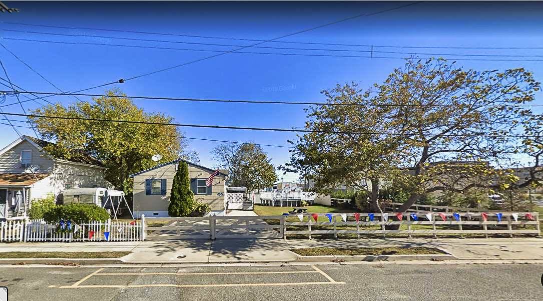 113 W Youngs Avenue, Wildwood, NJ 08260-1848