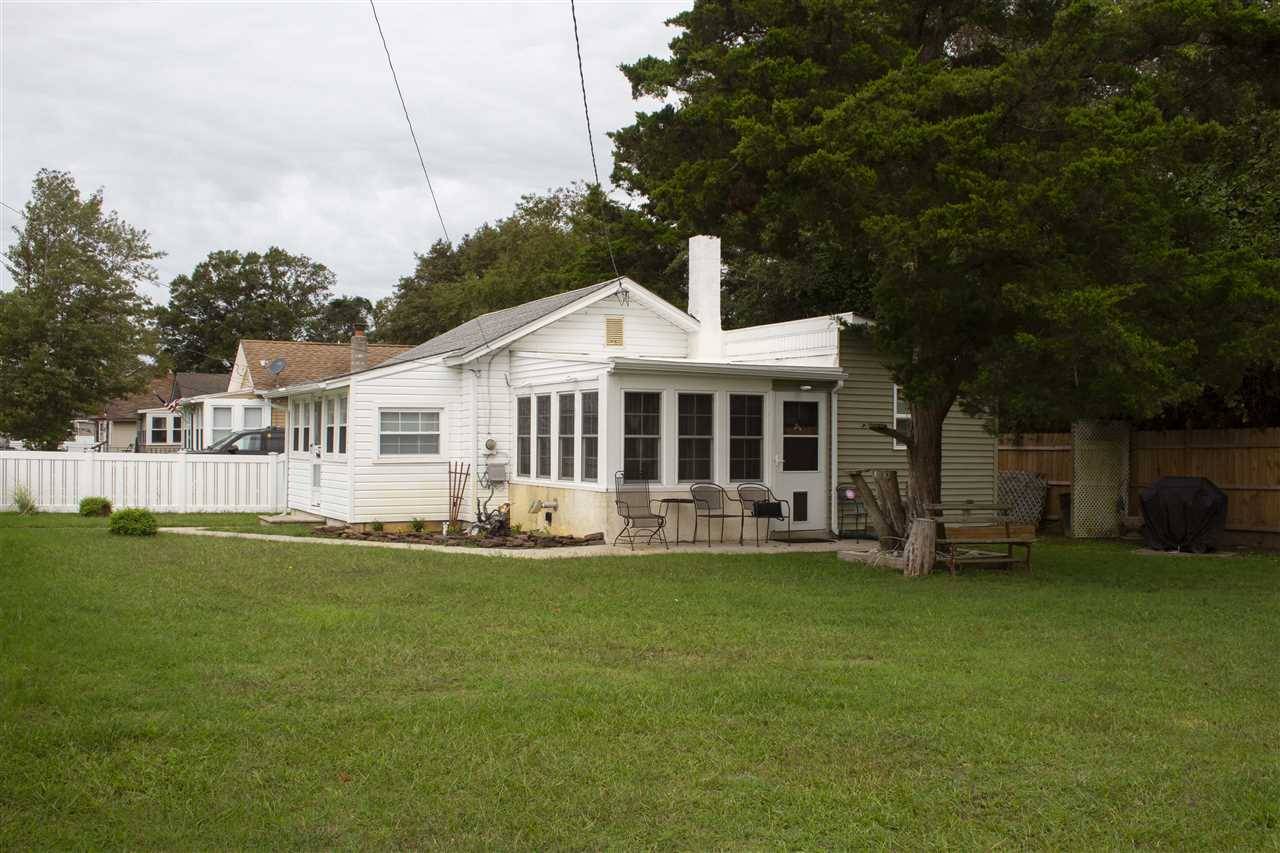 65 E Hudson Avenue, Villas, NJ 08251