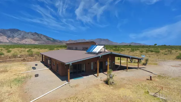 731 N Cochise Stronghold Road, Cochise, AZ 85606