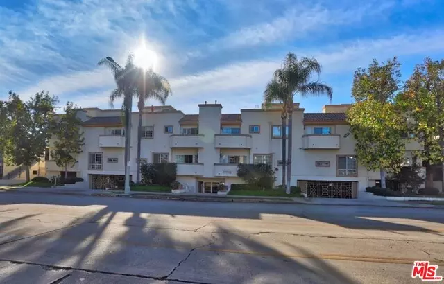 11110 Camarillo St #110, West Toluca Lake, CA 91602