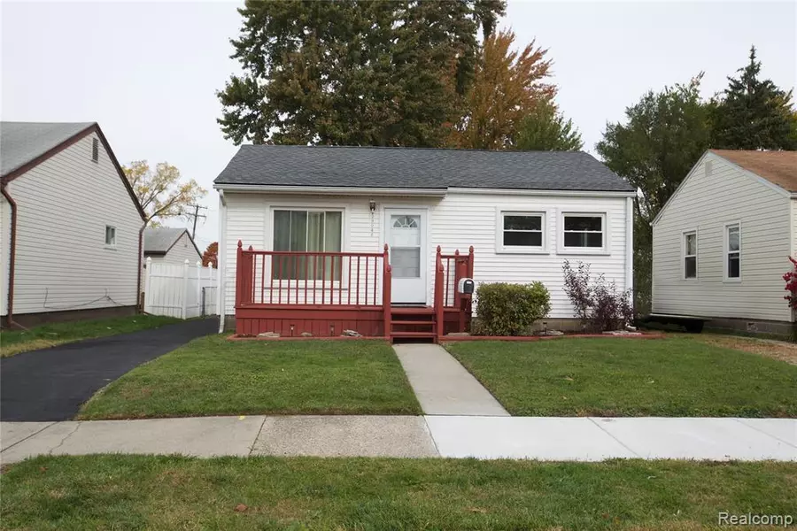 29046 Elmwood Street, Garden City, MI 48135