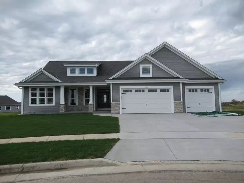 1536 Miller Ct, Oconomowoc, WI 53066