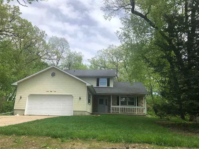 2890 Skycrest CIR, Stoughton, WI 53589