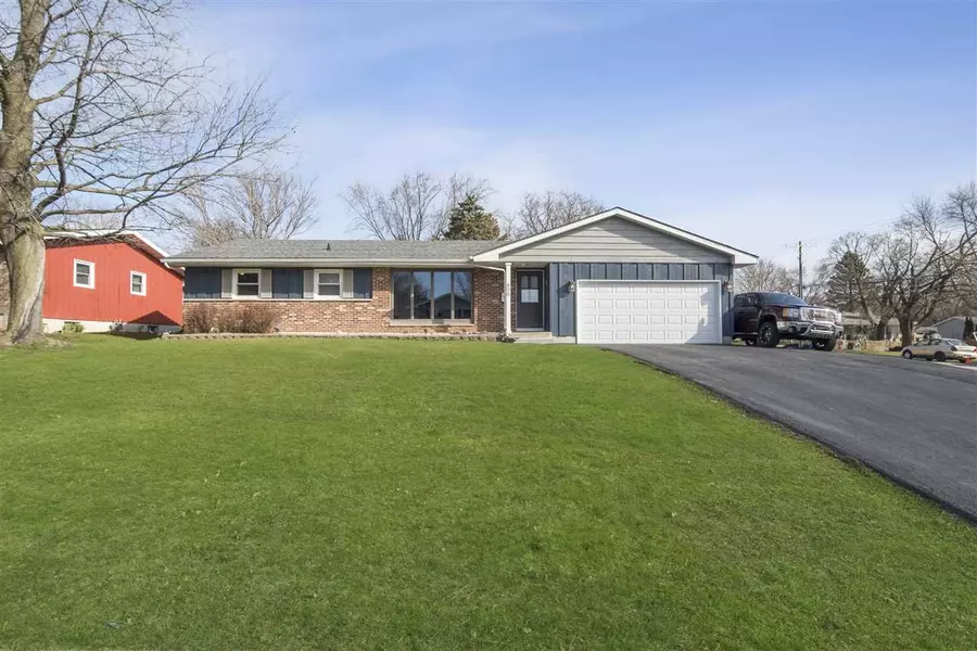 900 Roosevelt St, Stoughton, WI 53589