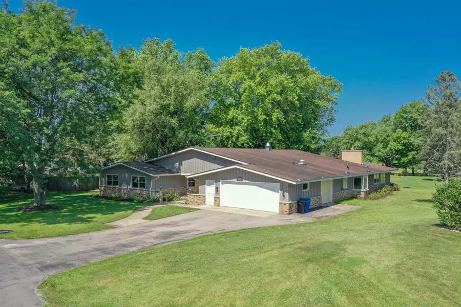 3202 Duncan Rd, Stoughton, WI 53589