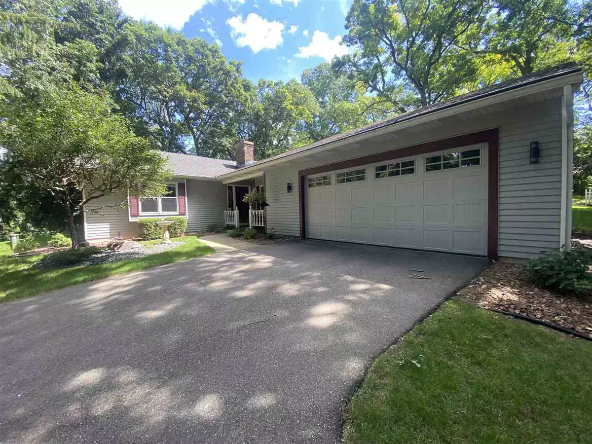 Stoughton, WI 53589,2878 Golden Cir