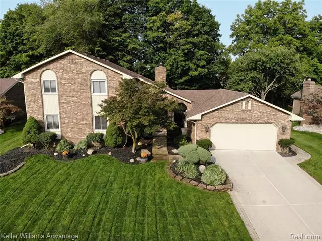 Novi, MI 48375,22013 Heatherbrae WAY