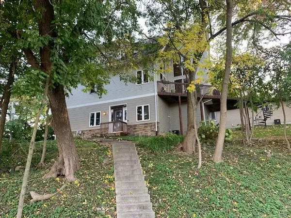 Mcfarland, WI 53558,2747 Ridge Ct