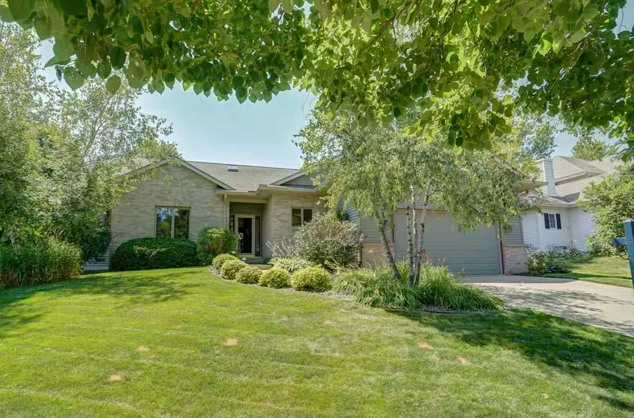 1901 Savannah Way, Waunakee, WI 53597