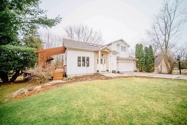 5591 Huntingwood Way, Waunakee, WI 53597