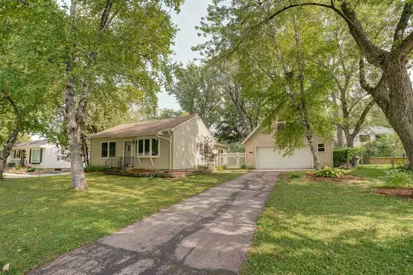 5400 Maywood Rd, Monona, WI 53716