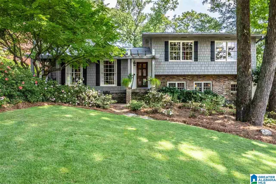 121 HERITAGE CIR, Mountain Brook, AL 35213