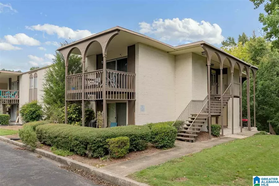 3027 MASSEY RD #C, Vestavia Hills, AL 35216