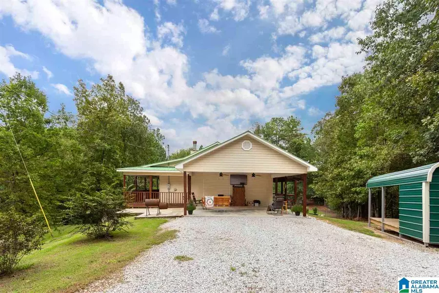 310 LOGGING RD, Ohatchee, AL 36271