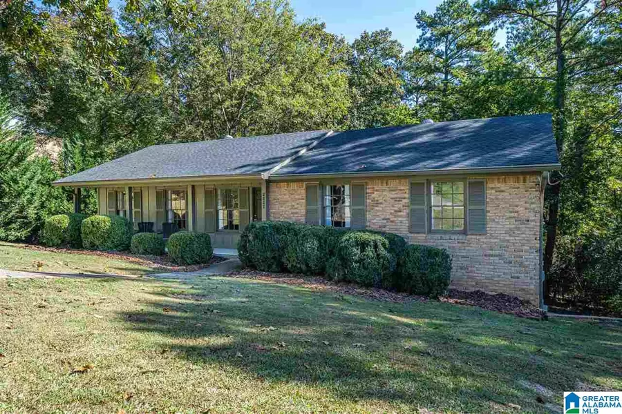 2227 DEERWOOD RD, Hoover, AL 35216