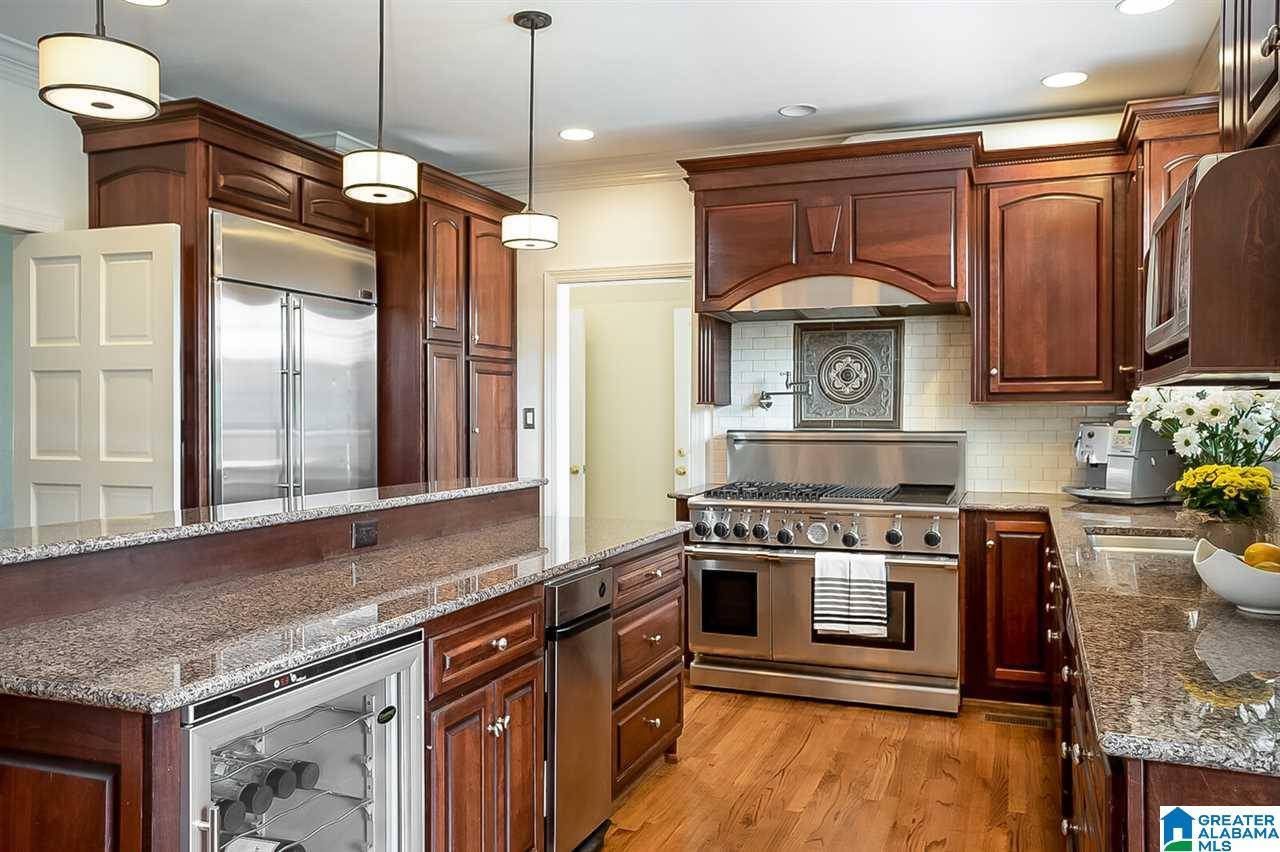 Homewood, AL 35209,1701 WELLINGTON RD