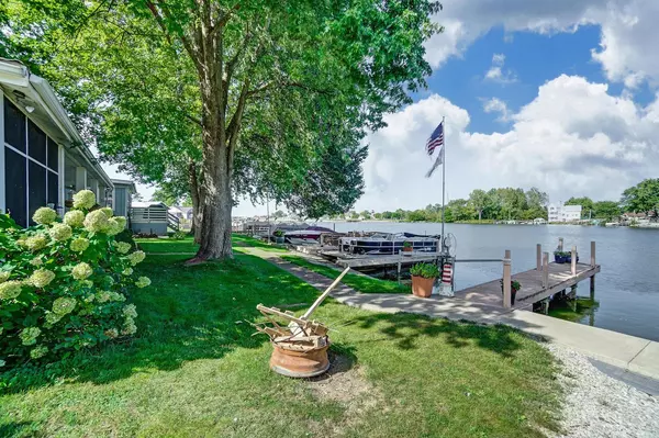 Buckeye Lake, OH 43008,111 Lakeview Drive