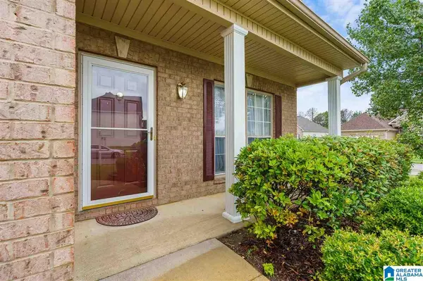 100 OXMOOR DR, Helena, AL 35080