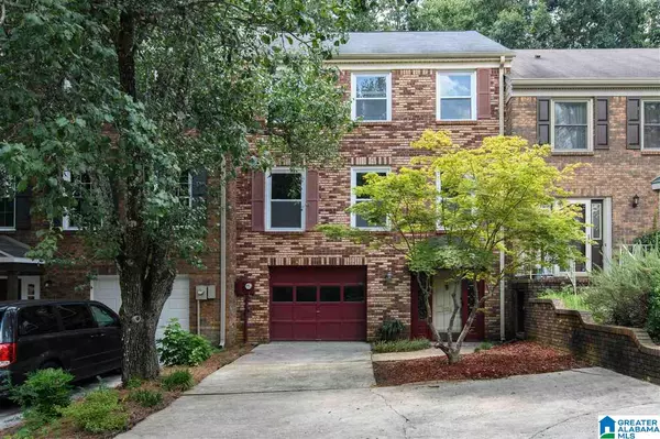 2126 MONTREAT PKWY, Vestavia Hills, AL 35216