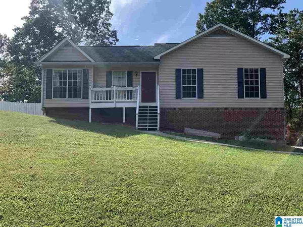 6000 HONEYSUCKLE CIR, Pinson, AL 35126