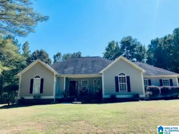 208 STONE BRIAR DR, Sylacauga, AL 35150