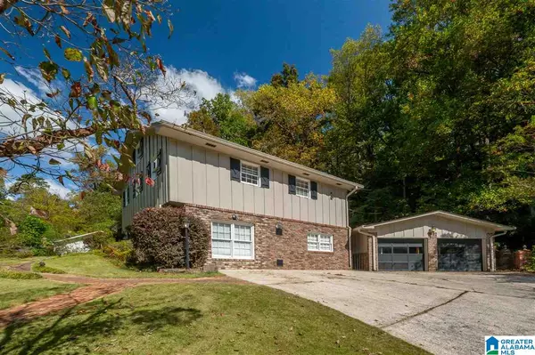 Vestavia Hills, AL 35216,1733 OLD CREEK TRL