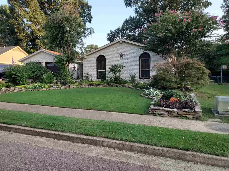 7073 E FOXHILL DR, Bartlett, TN 38135