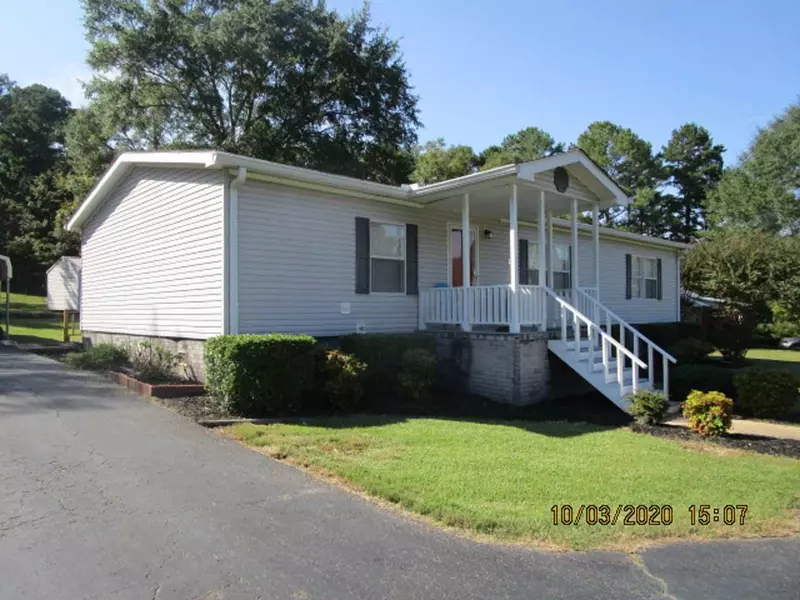 1430 PEACH ST, Selmer, TN 38375-2228