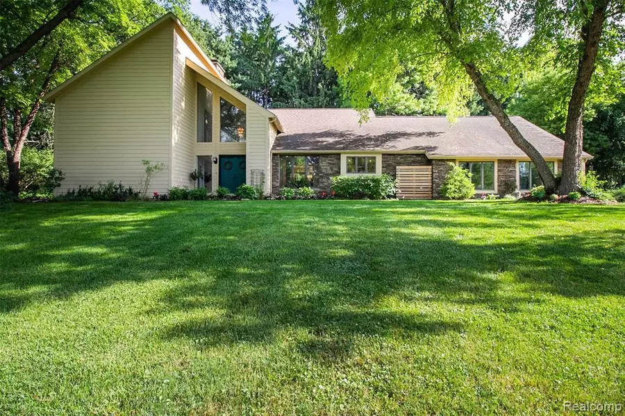 6663 QUAINT RIDGE TRL S, Brighton, MI 48116-9173